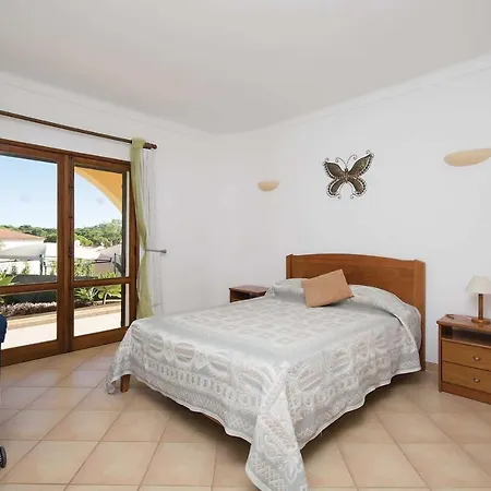 Villa Sleeps 6 Wifi
