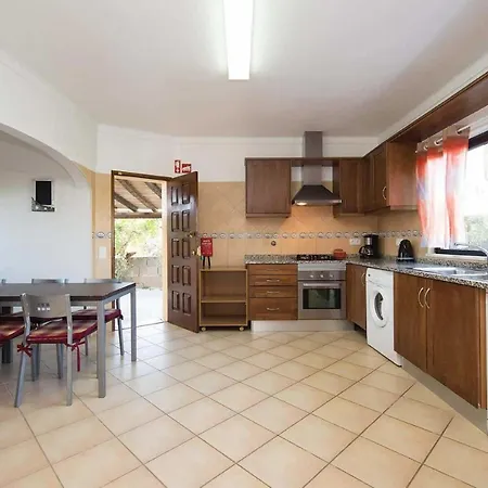 Sleeps 6 Wifi Villa Estibeira