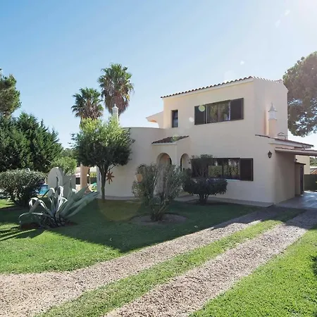 Villa Sleeps 6 Wifi